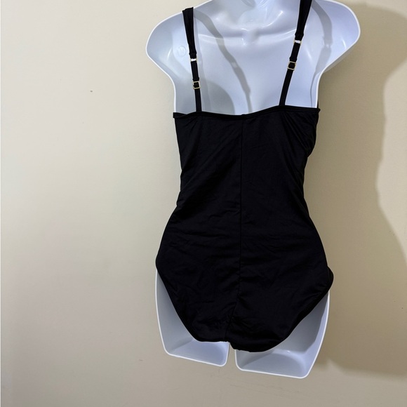 Elegant Black Ruffled Women's Swimsuit sz 10 - Picture 2 of 9